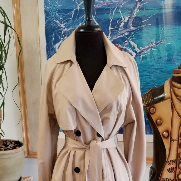 Express Trench Coat - Picture 7 of 10